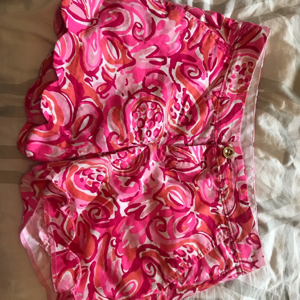 Lilly Pulitzer. Buttercup scalloped shorts
